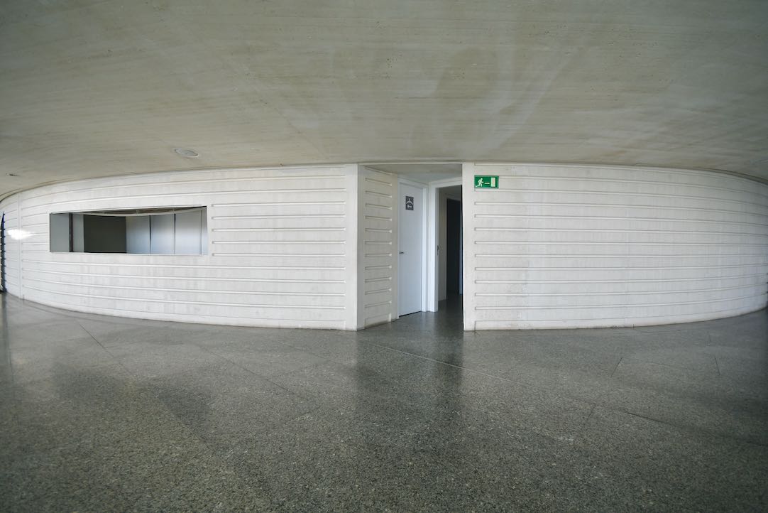 Acceso a aseos de hombres desde el Vestíbulo Principal (Platea Baja)