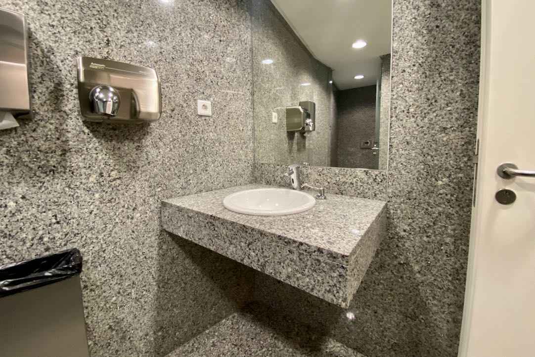 Lavabo del aseo común