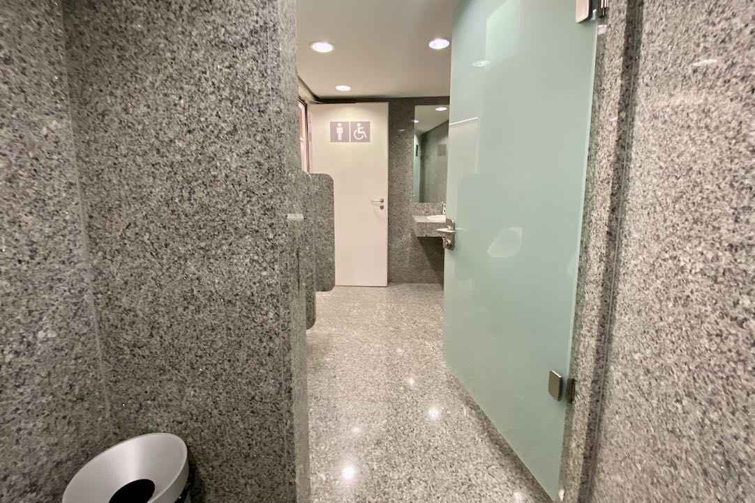 Puerta del aseo para PMR