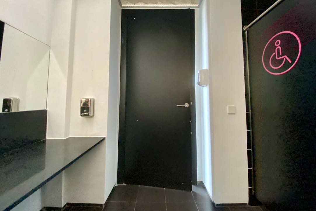 Puerta exterior. Vista desde el interior