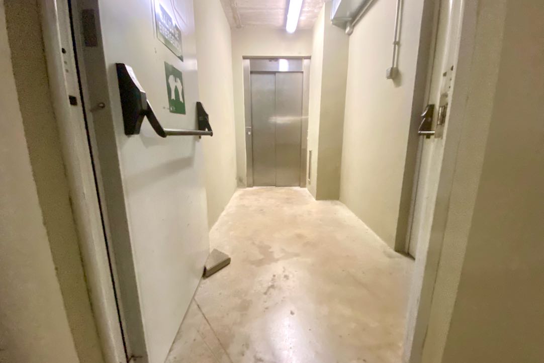 Acceso en planta. Planta -1