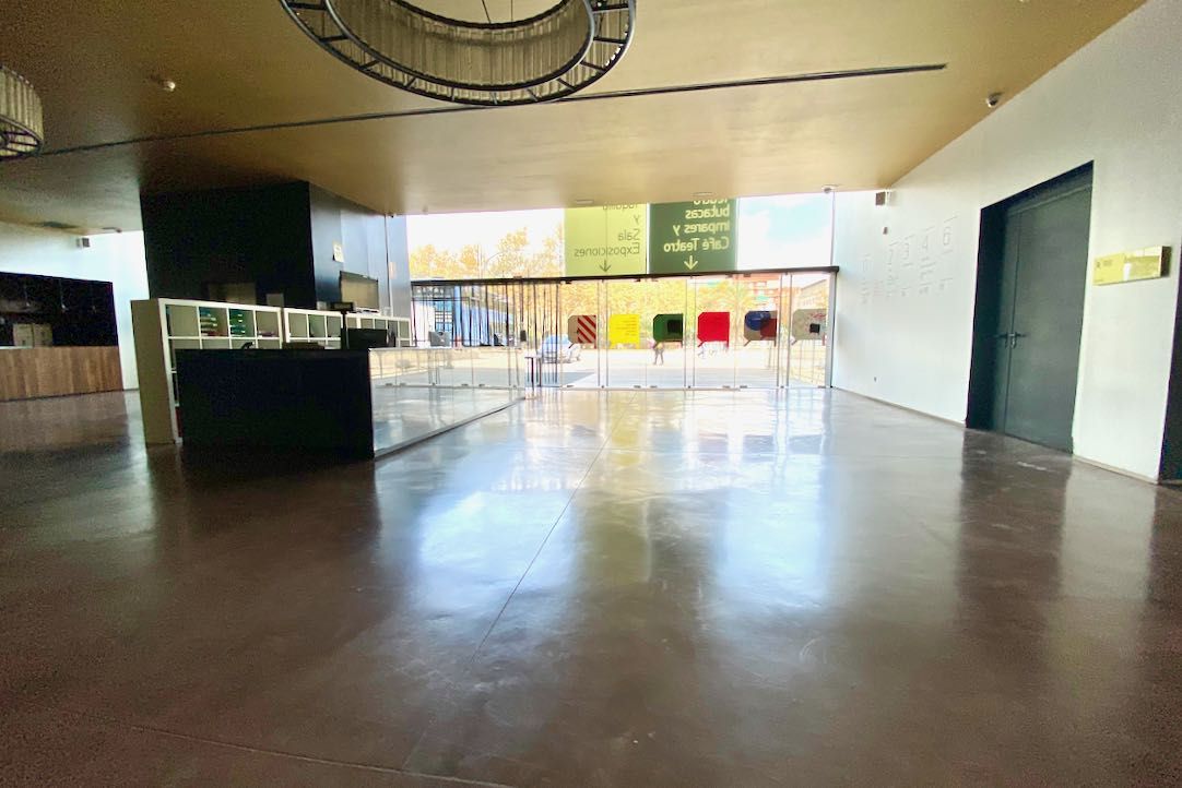 Acceso Principal / Vestíbulo