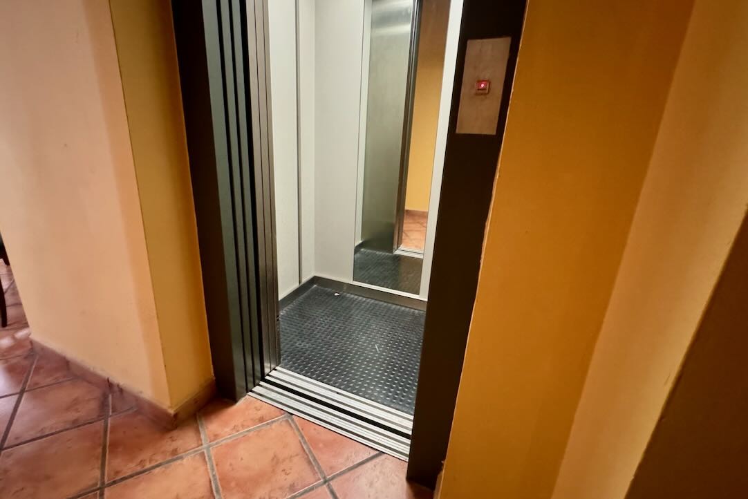 Acceso al ascensor