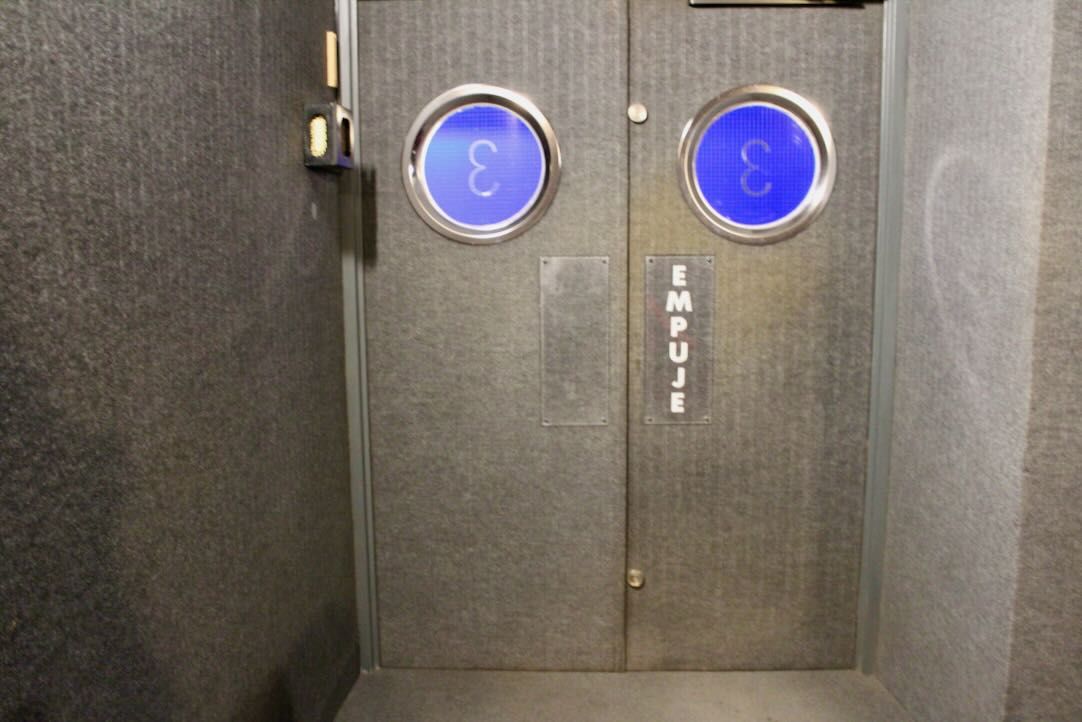 Sala 3. Puerta de Acceso y Salida