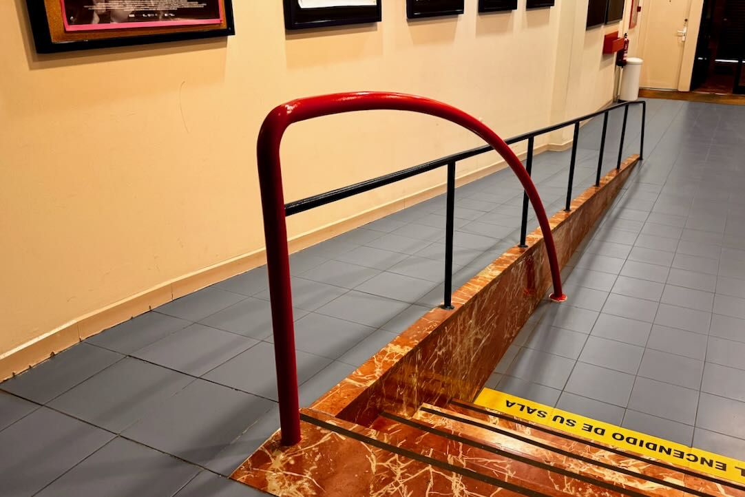 Rampa del vestíbulo. Acceso a salas