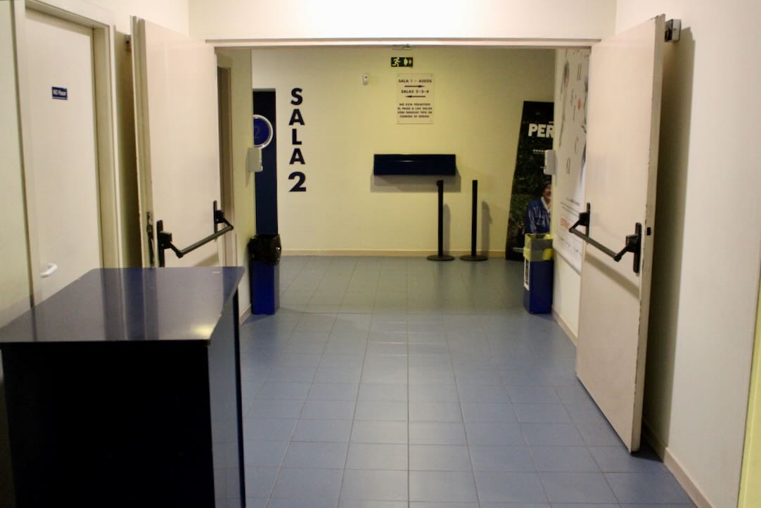 Pasillo de acceso a salas