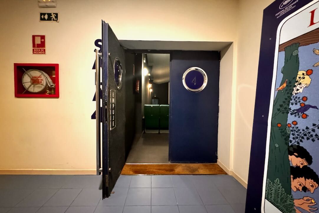 Sala 4. Puerta de Acceso y Salida