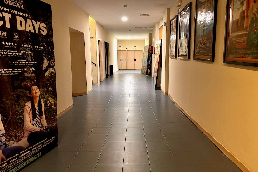 Pasillo de acceso a salas