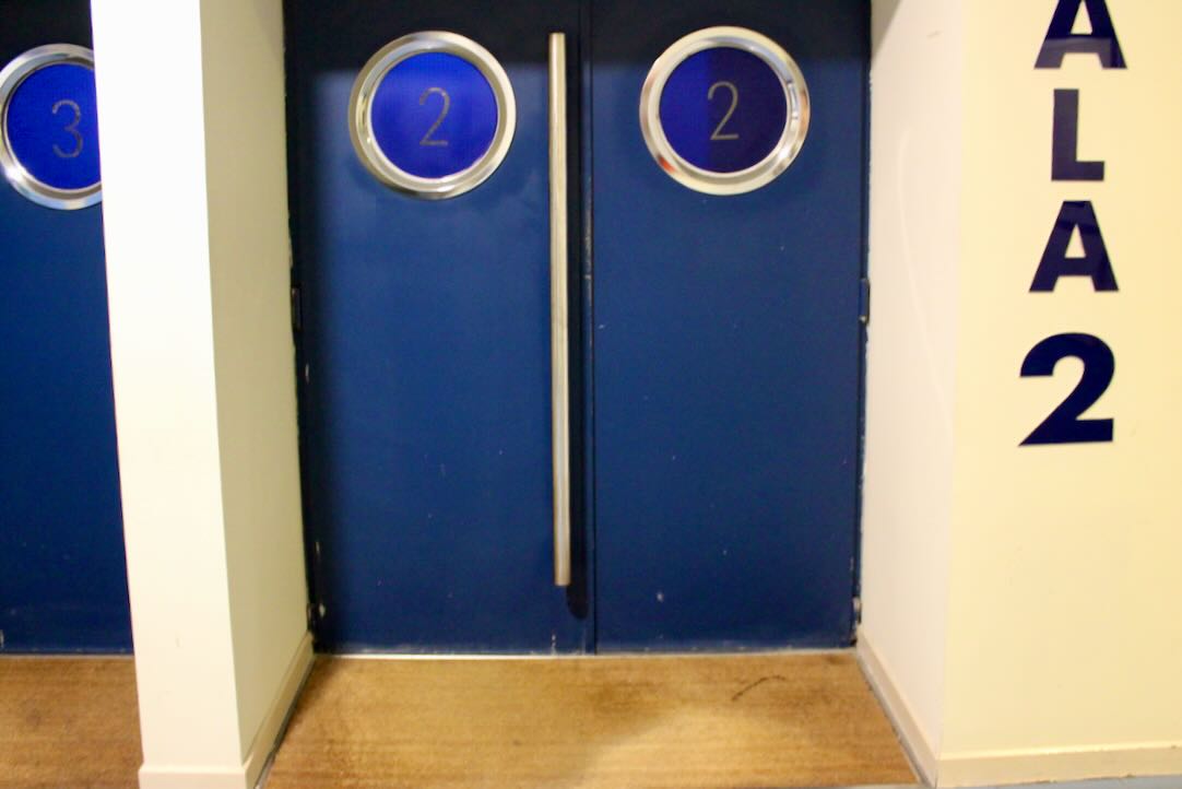 Sala 2. Puerta de Acceso y Salida