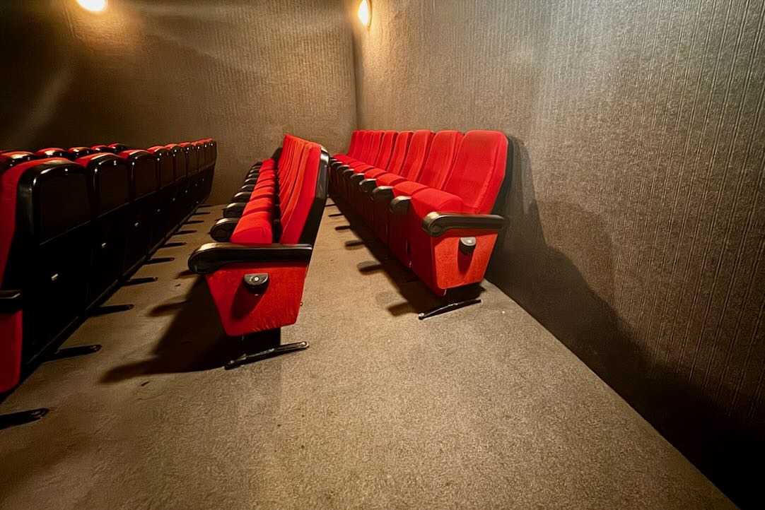 Espacio para las PMR en silla de ruedas (Filas 9-10)