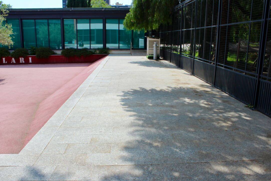 Espacios Perimetrales del Patio Exterior