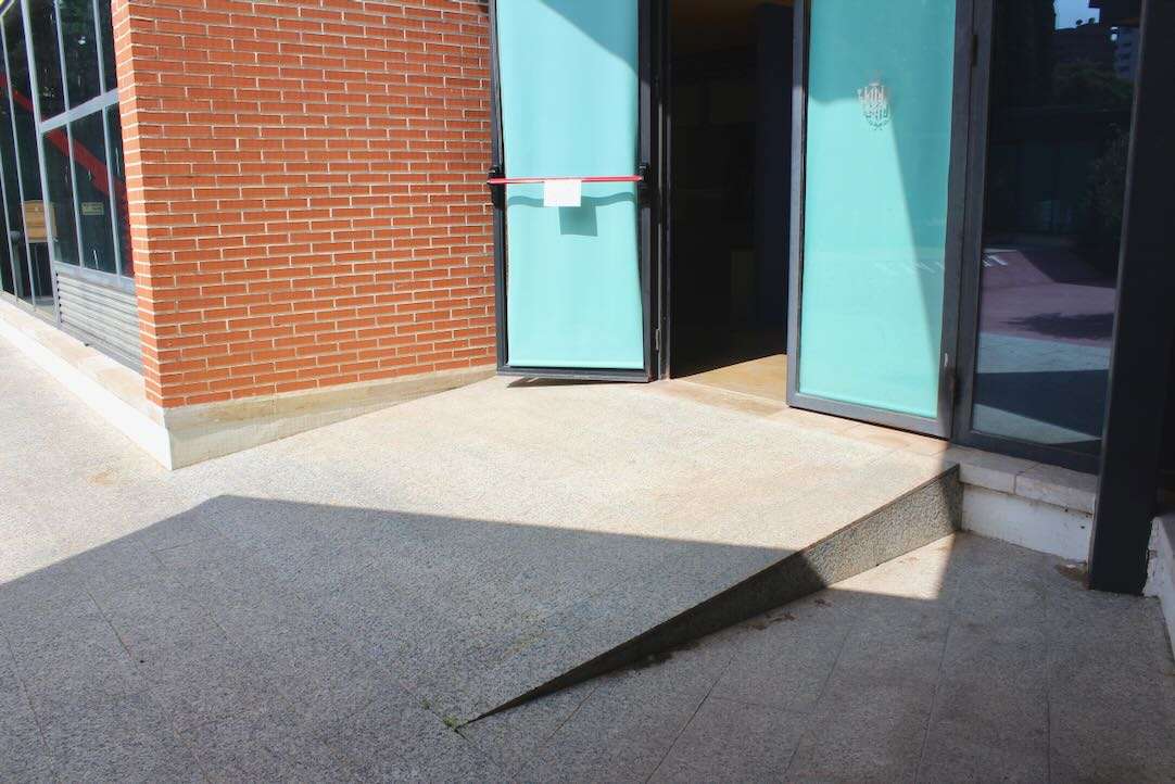 Rampa de acceso al Patio Exterior