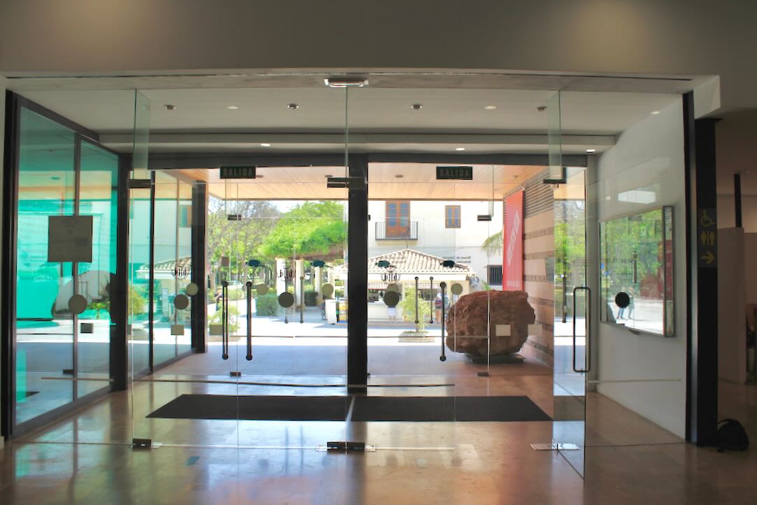 Sistema de doble puerta. Acceso Principal