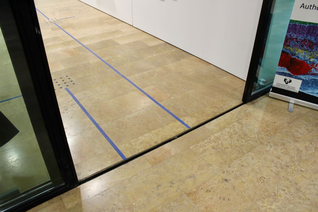 Acceso a las Salas de Exposiciones Temporales