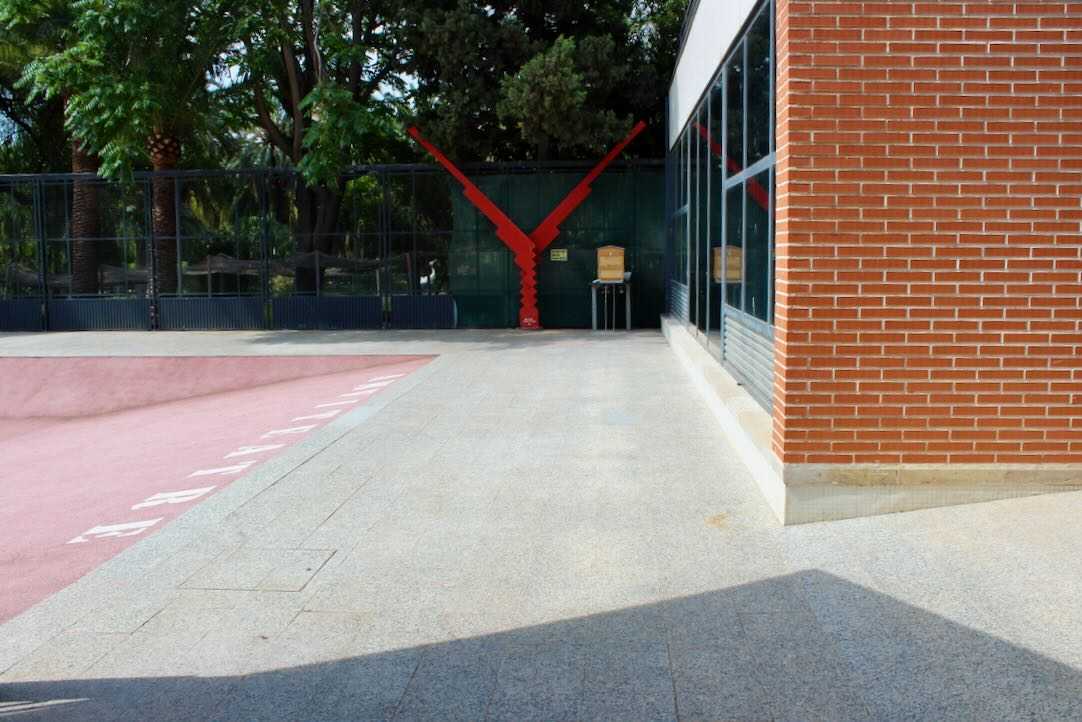 Espacios Perimetrales del Patio Exterior