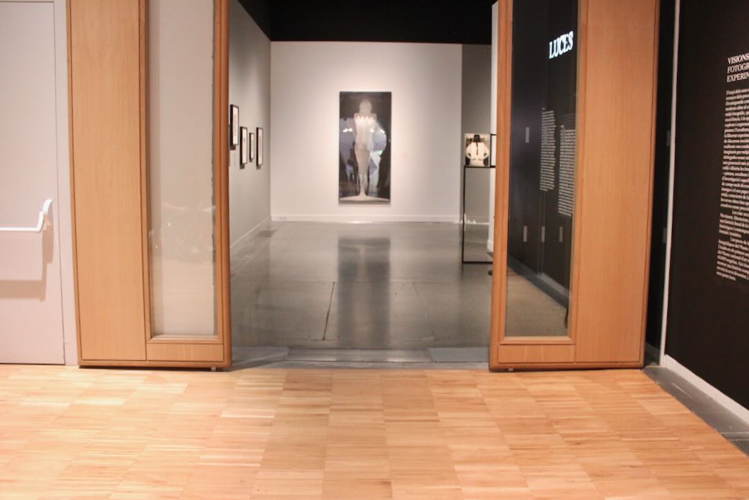 Puertas de acceso a las Salas de Exposiciones