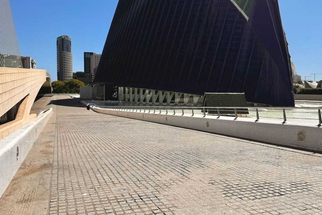 Entrono Urbano próximo. Acceso por Puente Azud del Oro