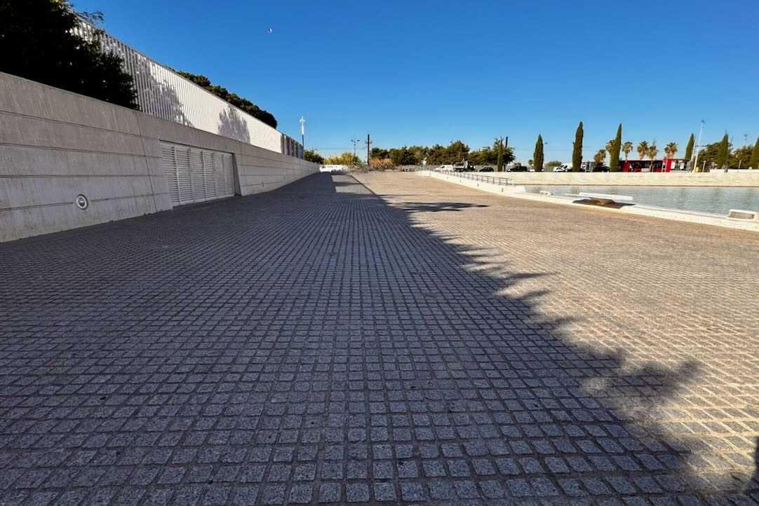 Entrono Urbano próximo. Acceso desde el Oceanogràfic