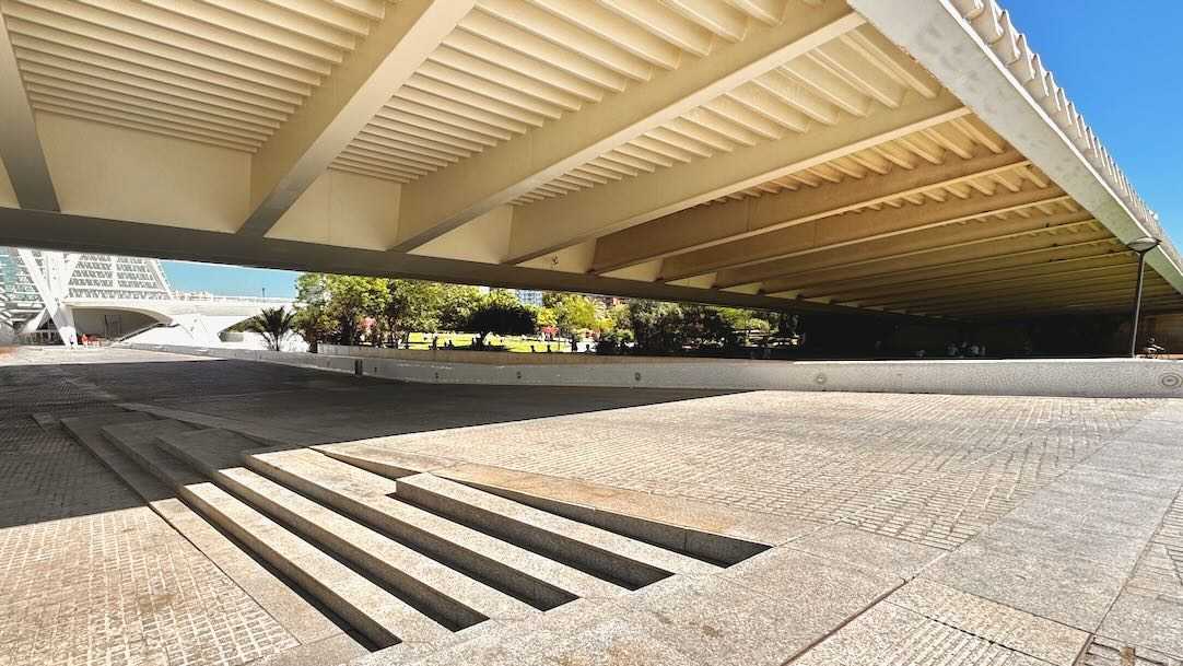 Acceso junto al Puente Azud el Oro