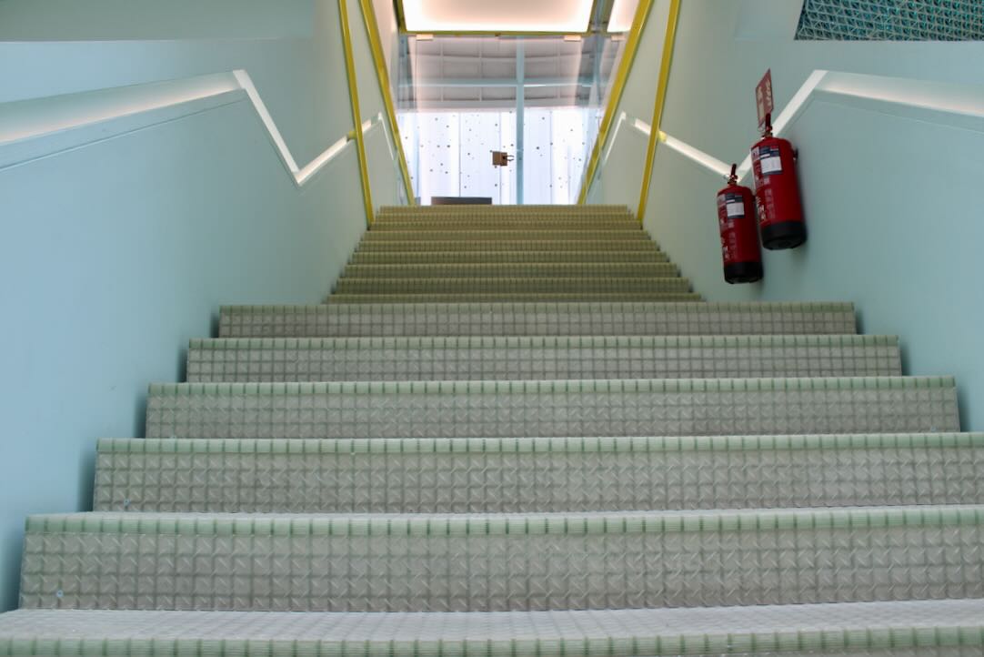 La Nube. Escalera de acceso