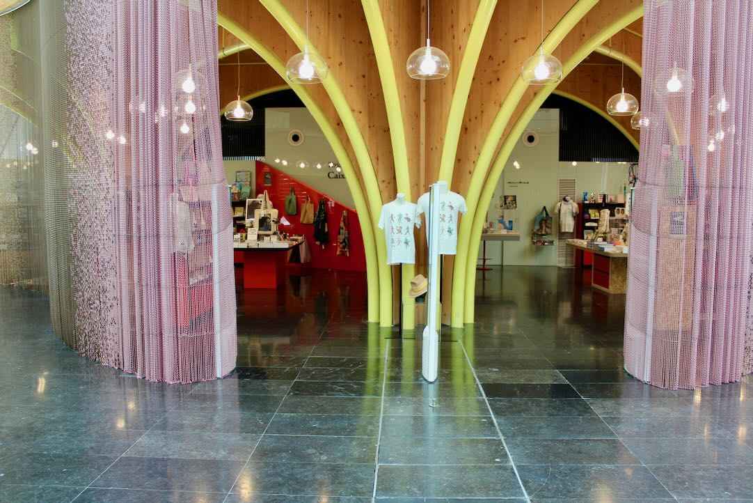 Tienda. Puerta de acceso