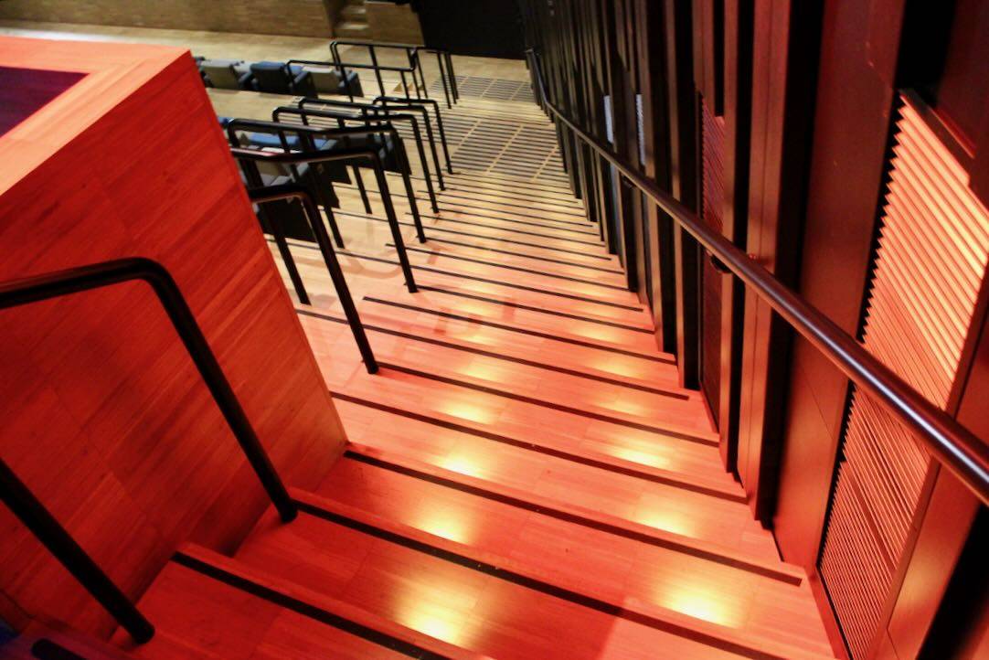 Auditorio. Escalera derecha