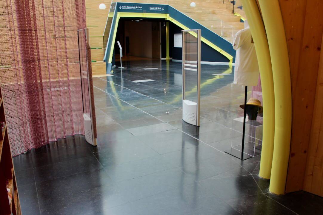 Tienda. Puerta de acceso