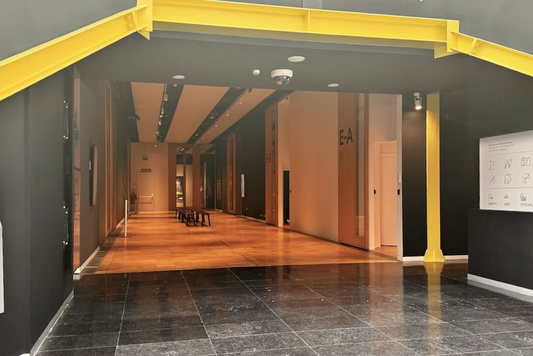 Acceso a las Salas de Exposiciones desde el Vestíbulo Principal