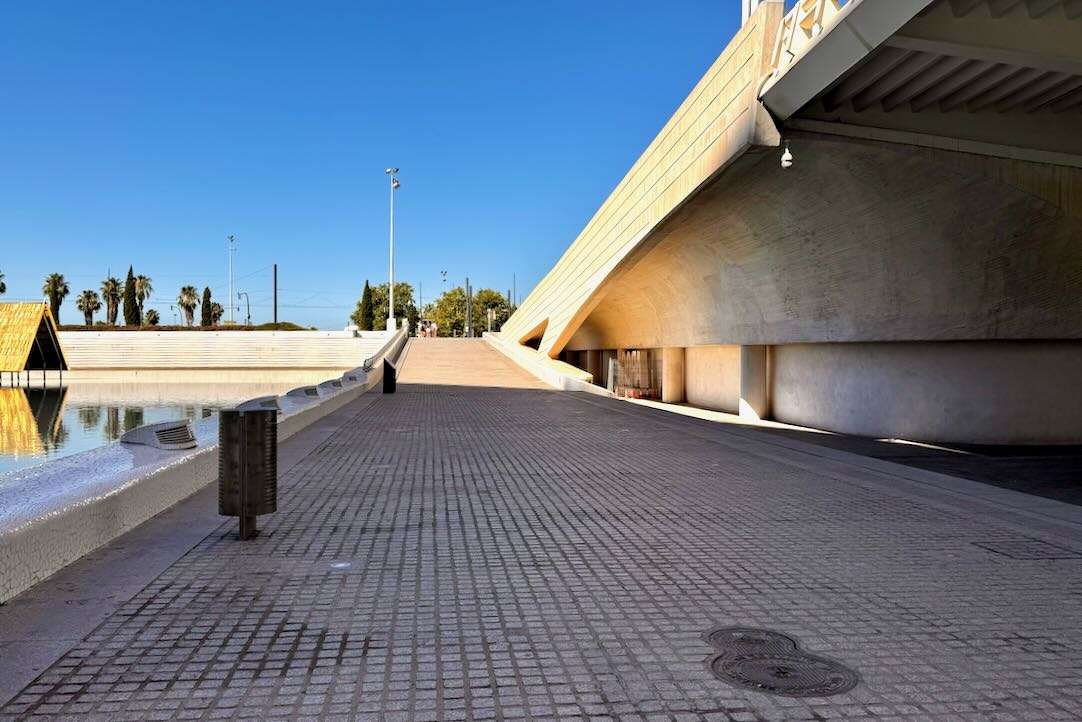 Acceso junto al Puente Azud el Oro