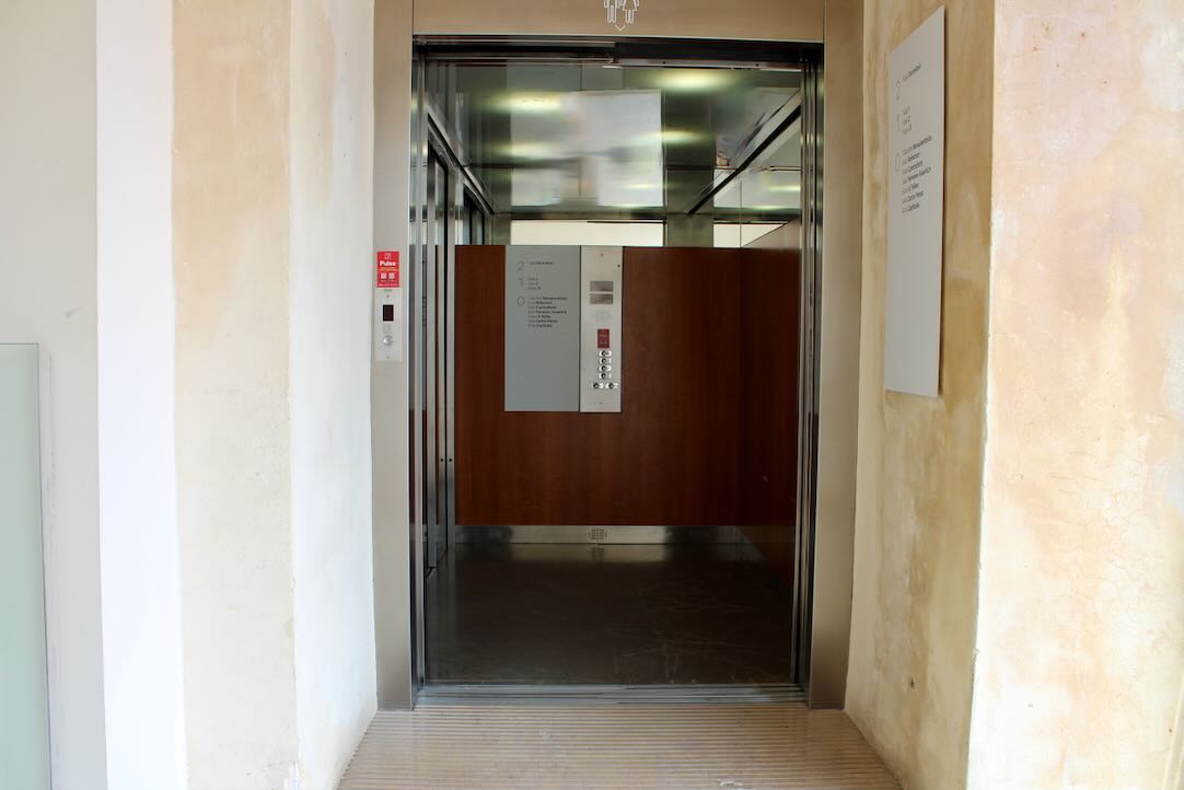 Ascensor Accesible (Recomendado). Acceso en planta 2