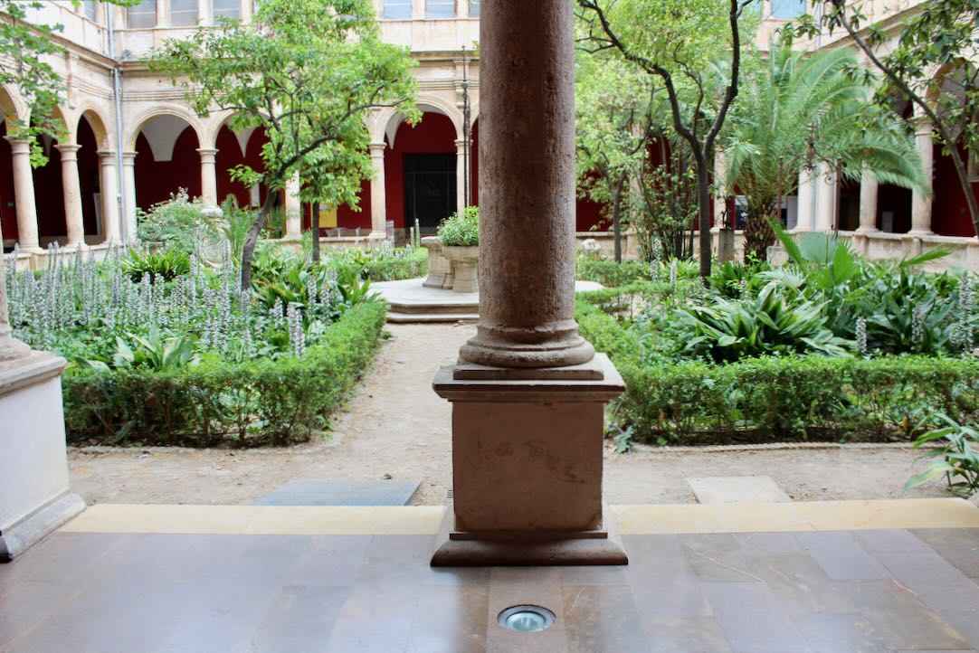 Claustro Renacentista. Rampa de acceso al Patio Interior