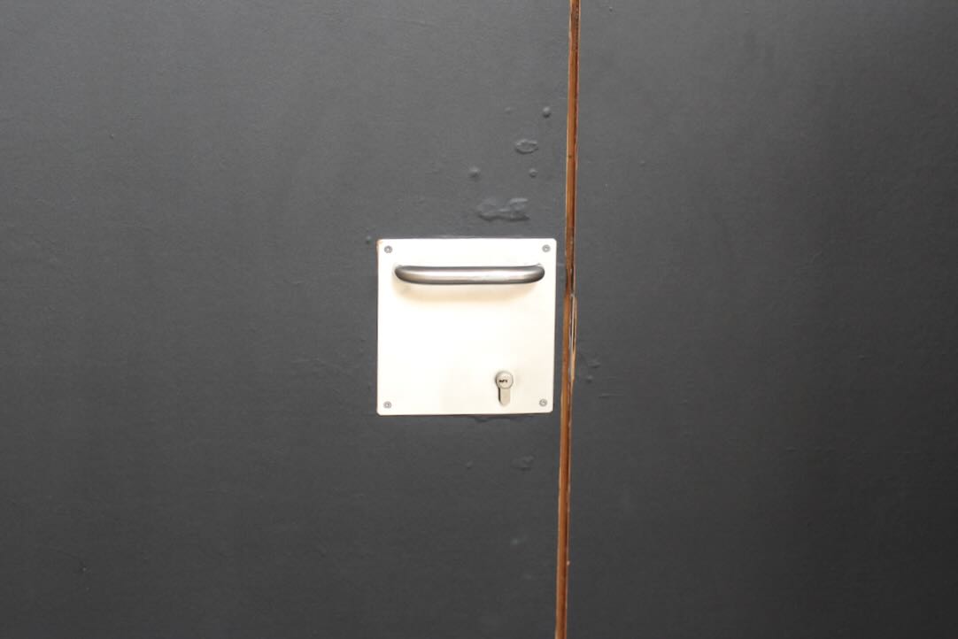 Sala Zero. Puerta de acceso. Mecanismo de apertura.