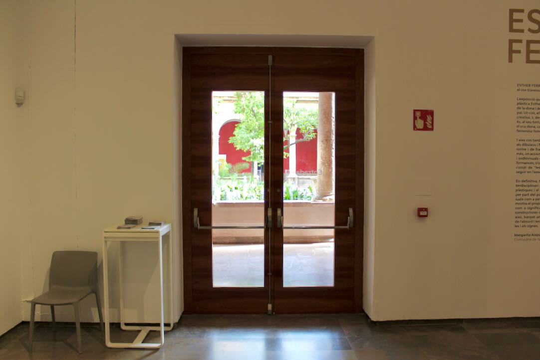Sala Carlos Pérez. Puerta de acceso