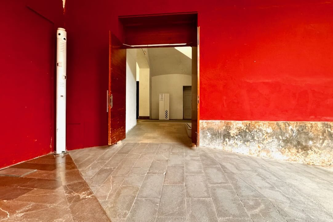 Rampa de acceso al Claustro Renacentista (acceso a todas las salas)