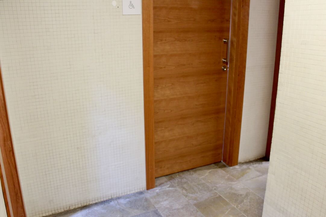 Aseo accesible planta -1. Puerta