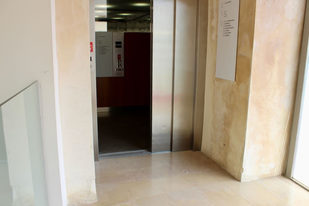 Ascensor Accesible (Recomendado). Acceso en planta 2