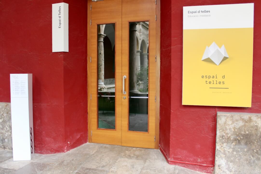 Espai de Telles. Puerta de acceso