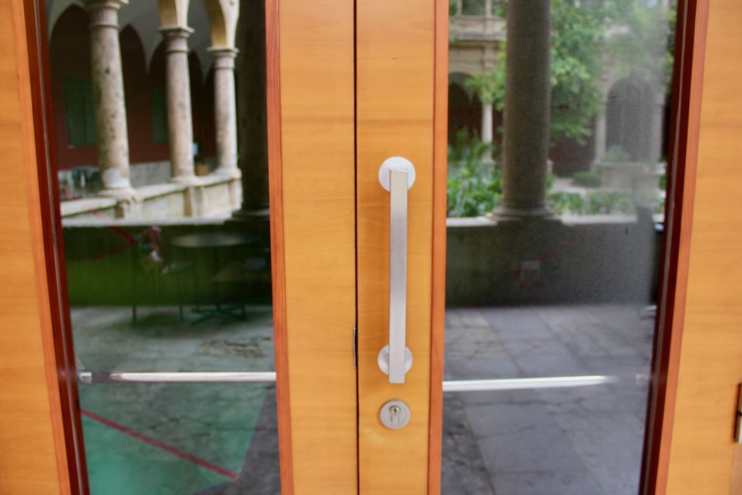 Espai de Telles. Puerta de acceso