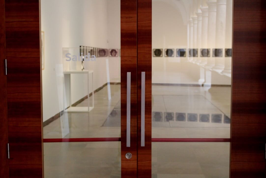 Sala Carlos Pérez. Puerta de acceso. Mecanismo de apertura