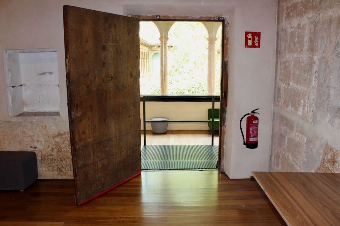 Sala Espai D. Puerta. Vista desde el interior.