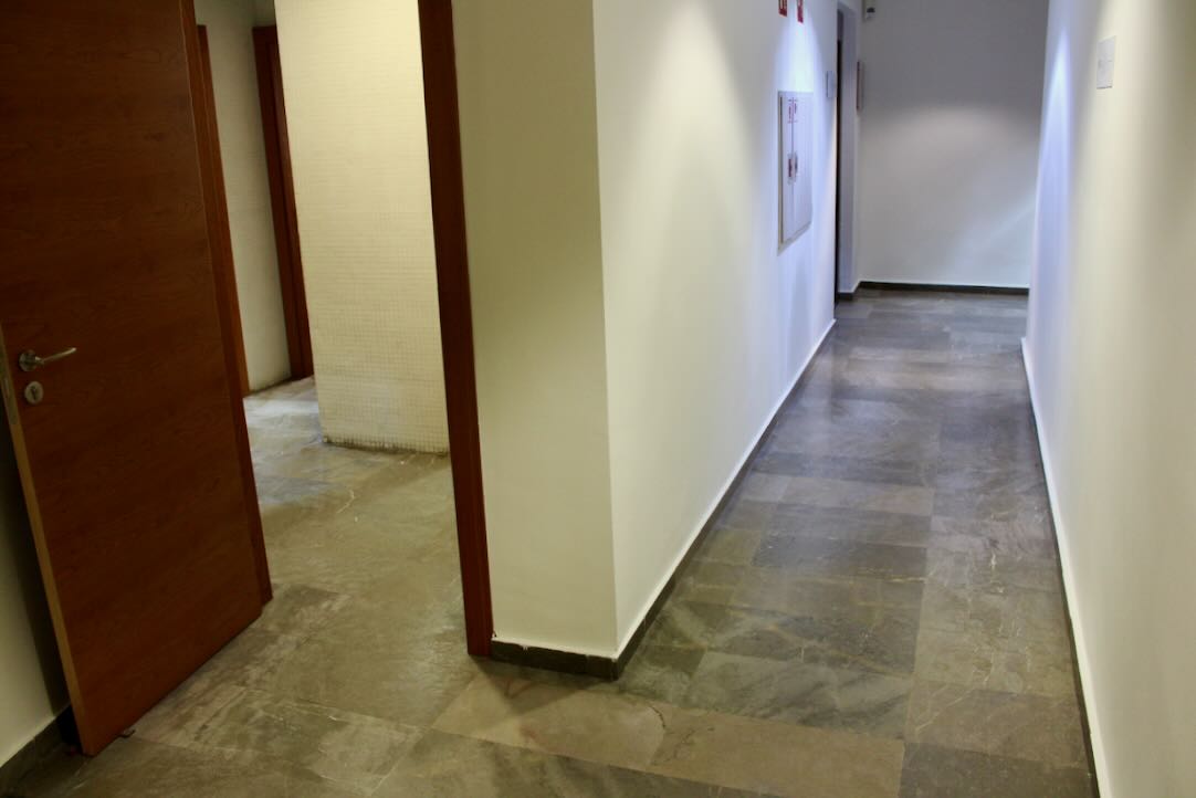 Aseo accesible planta -1. Pasillo de acceso