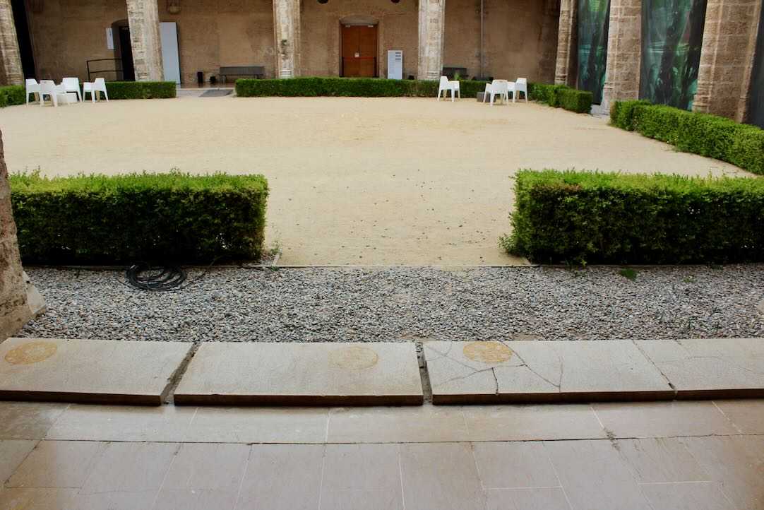 Claustro Gótico. Acceso general al Patio Central