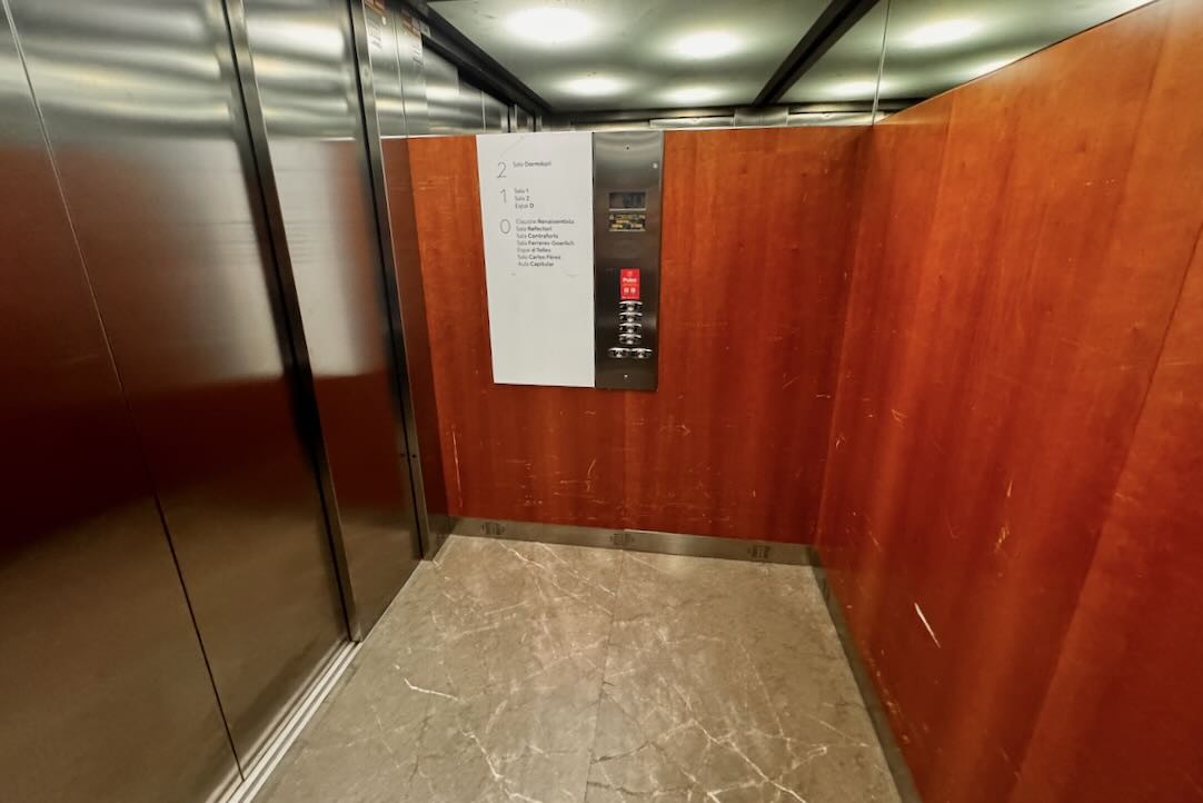 Ascensor Accesible (Recomendado). Cabina