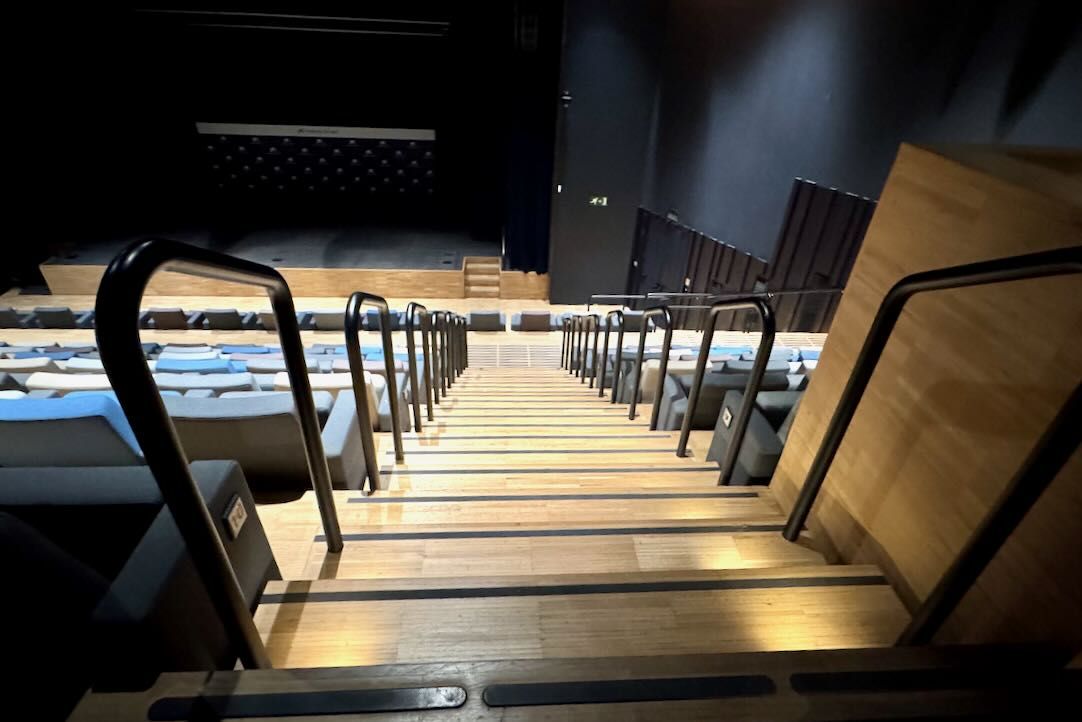 Auditorio. Escalera central