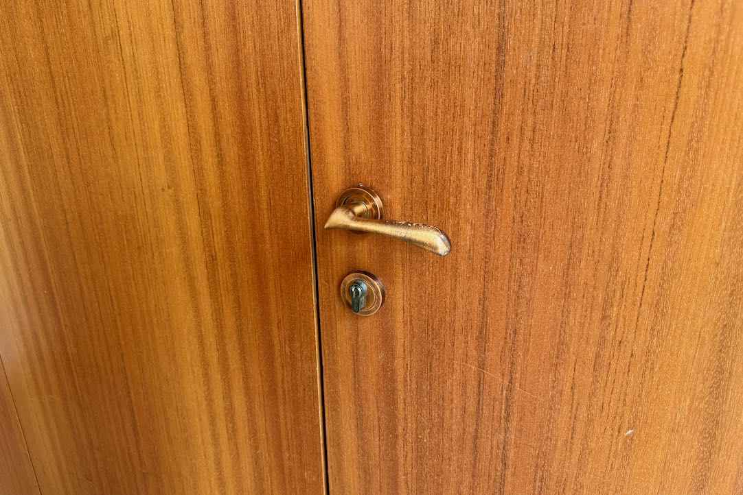 Mecanismo de apertura de la puerta
