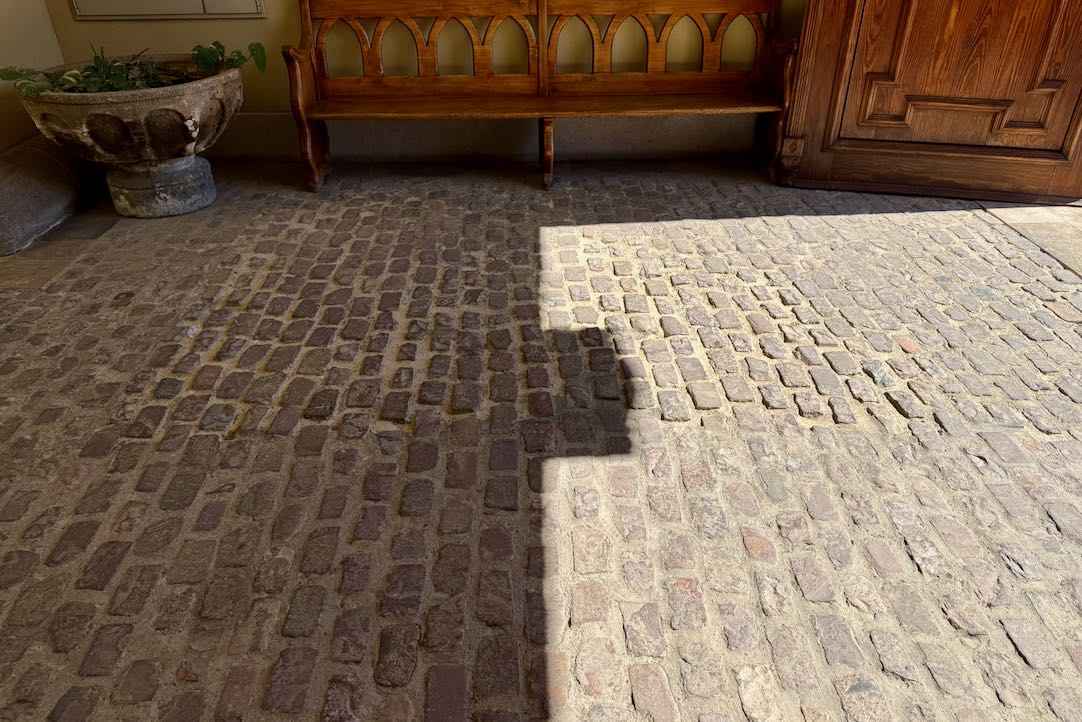 Detalle del pavimento de la entrada