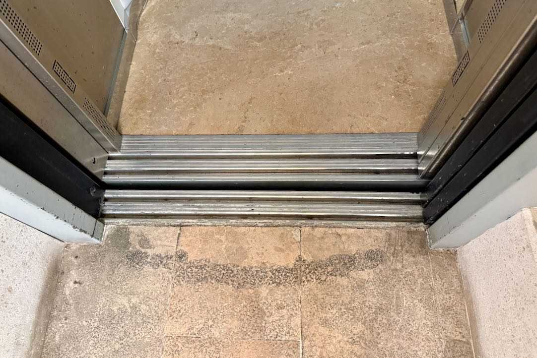 Detalle del ascensor