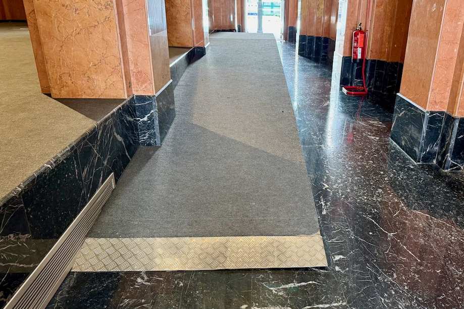 Rampa de acceso al escenario