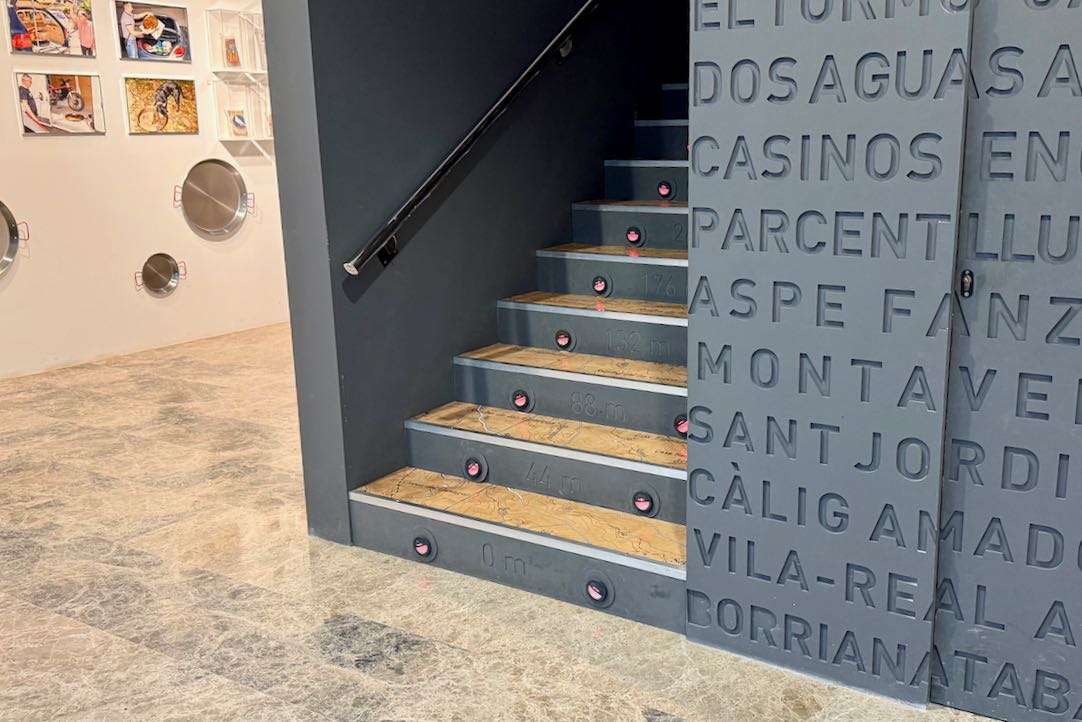 Escalera de la sala