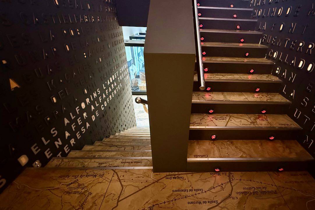 Escalera de la sala